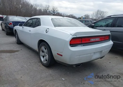 2013 Dodge Challenger Sxt Plus z USA, uszkodzony, nr VIN 2C3CDYAG7DH596757